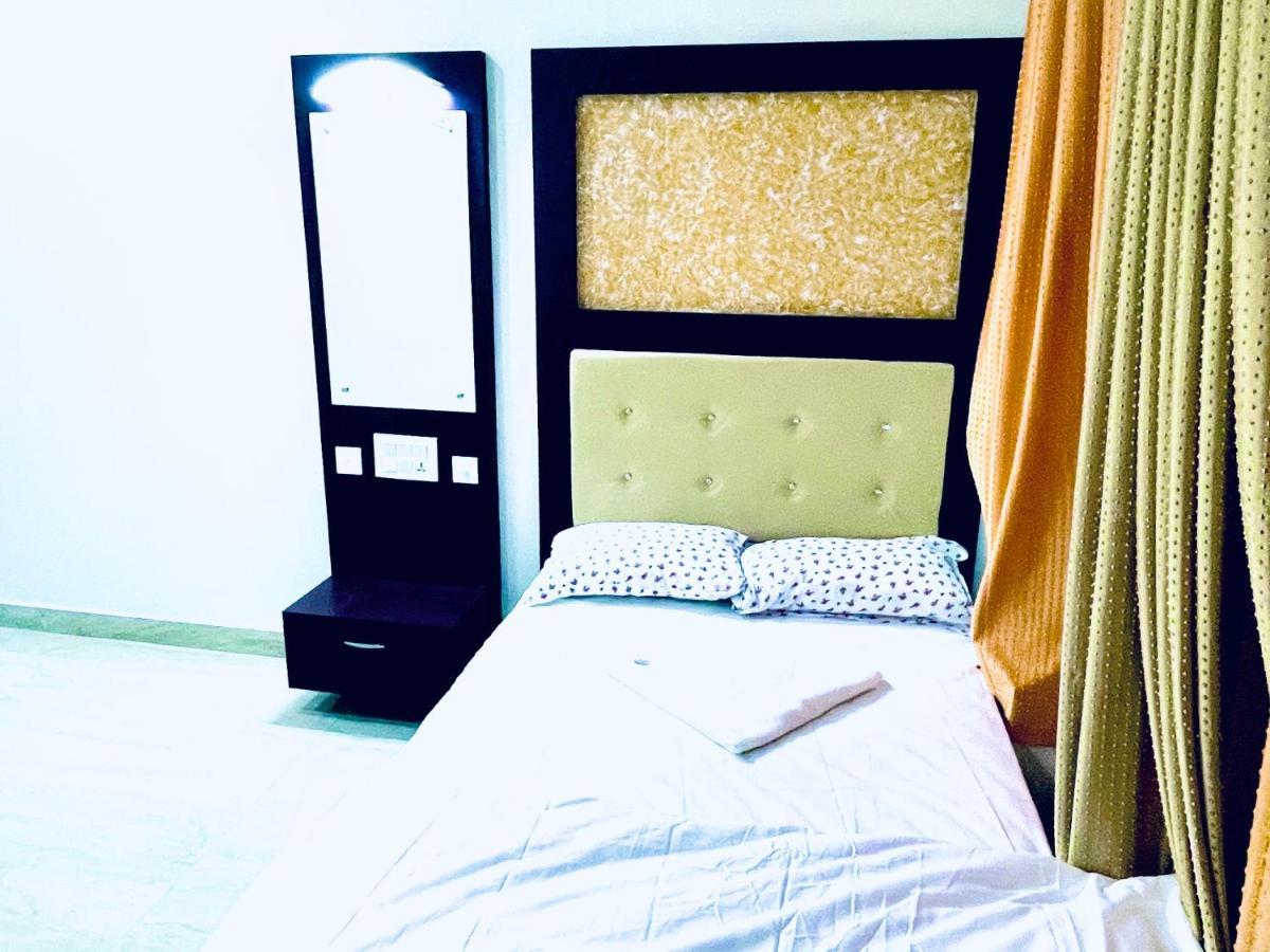 Changanācheri Bassac Residency酒店 外观 照片